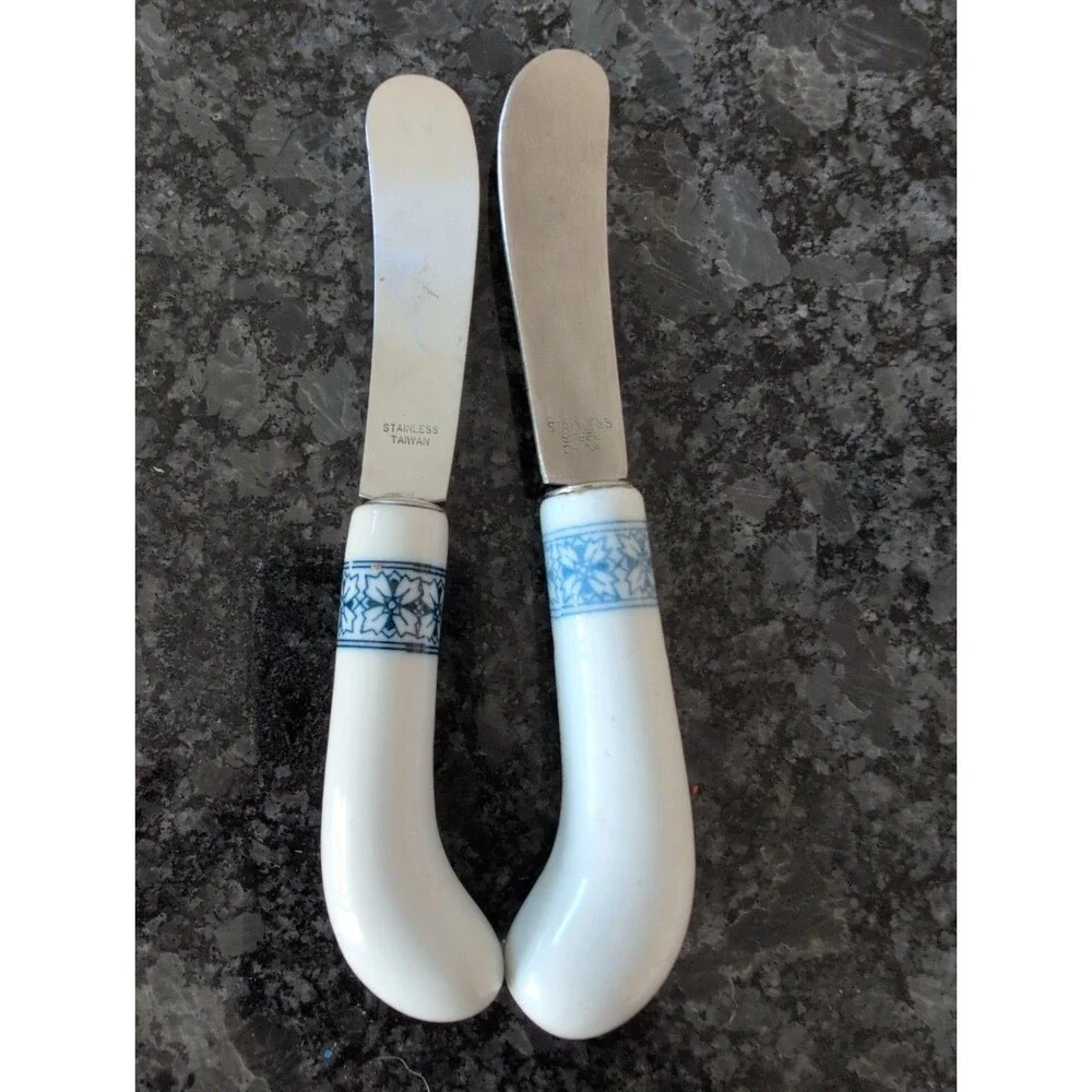 Vintage Stainless Steel W/ Porcelain Handle Spread Knife Set Of 2 Taiwan/China